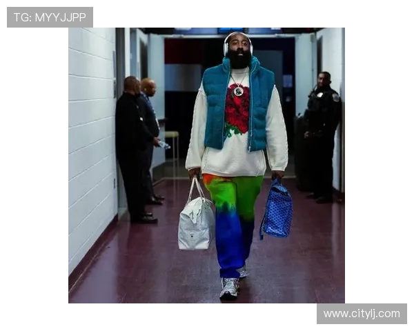 足球球星穿搭大比拼 谁是最具时尚感的球场潮流先锋