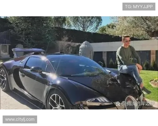 足球球星财富揭秘:谁是最富有的球员及其奢华生活背后故事